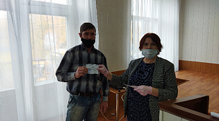 Глава и депутаты получили удостоверения